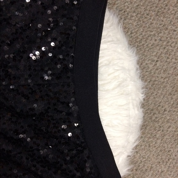 Sassy Classy Fun...Must Have Shorts - Picture 3 of 4